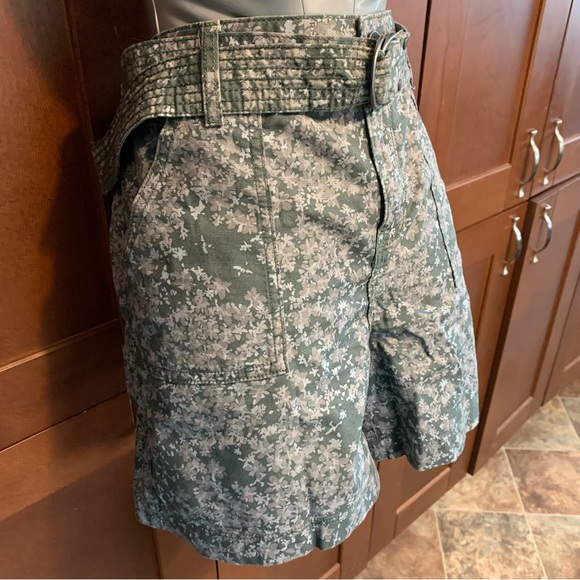 NWT Belted floral short can be rolled up - Picture 14 of 16